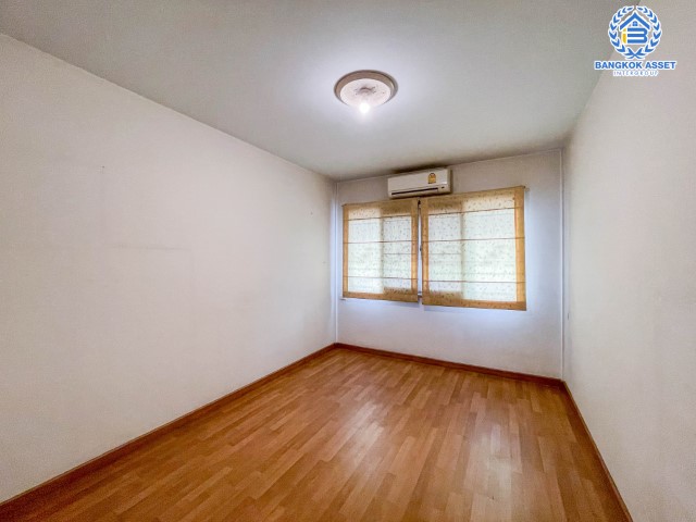 ทาวน์โฮมมือสอง ม. จงสุข วงศ์สว่าง 19 บ้านสวยพร้อมเข้าอยู่ บนเนื้อที่มากถึง 33.80 ตร.ว. ฟังก์ชัน 3 ห้องนอน 3 ห้องน้ำ แถมเครื่องปรับอากาศ 4 เครื่อง + เครื่องทำน้ำอุ่น + เครื่องดูดควัน  บนทำเลที่ดี เชื่อมต่อถนน กรุงเทพ-นนทบุรี, วงศ์สว่าง, รัตนาธิเบศร์ ใกล้รถไฟฟ้า "สถานีวงศ์สว่าง" และใกล้ทางด่วน "ศรีรัช"